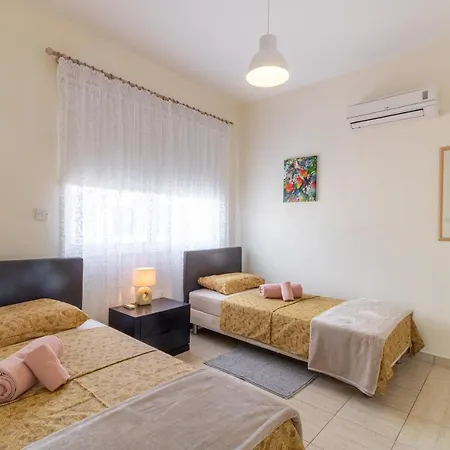 Amelia In Coral Bay With Private Pool And Close To A Sandy *