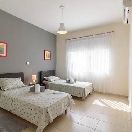 Amelia In Coral Bay With Private Pool And Close To A Sandy Maa