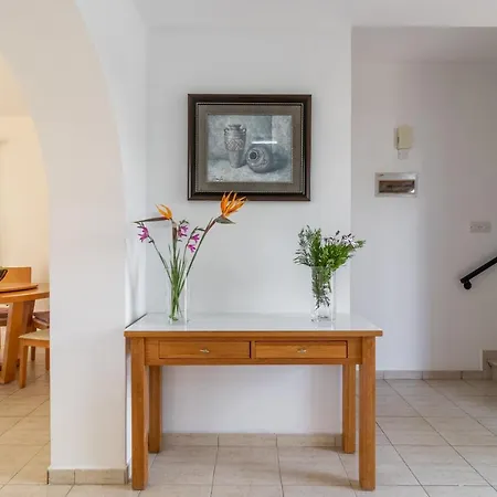 Amelia In Coral Bay With Private Pool And Close To A Sandy * Maa