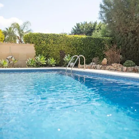 Amelia In Coral Bay With Private Pool And Close To A Sandy