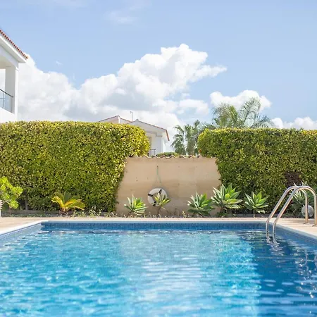 Amelia In Coral Bay With Private Pool And Close To A Sandy Maa