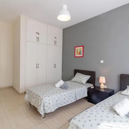 Amelia In Coral Bay With Private Pool And Close To A Sandy Maa