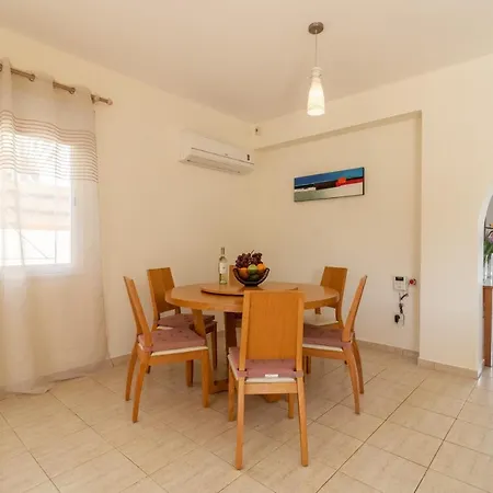 Villa Amelia In Coral Bay With Private Pool And Close To A Sandy