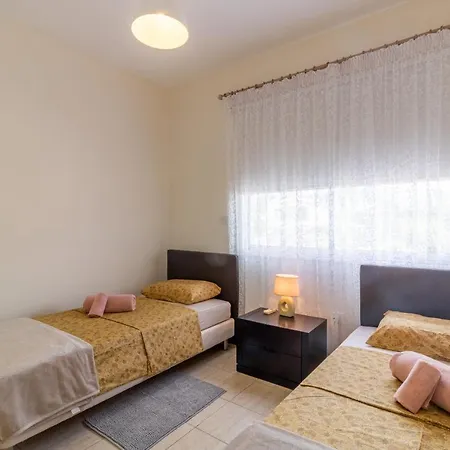 Amelia In Coral Bay With Private Pool And Close To A Sandy Villa Maa