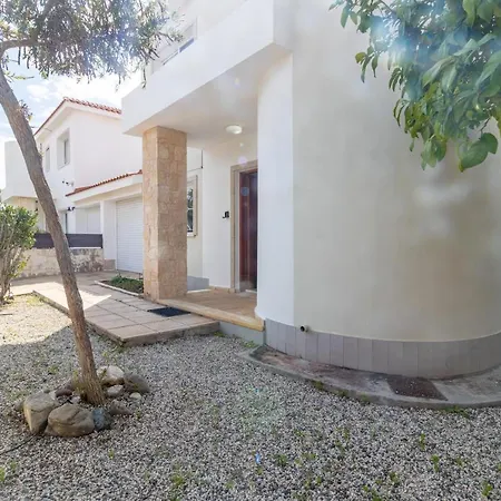 Villa Amelia In Coral Bay With Private Pool And Close To A Sandy Maa