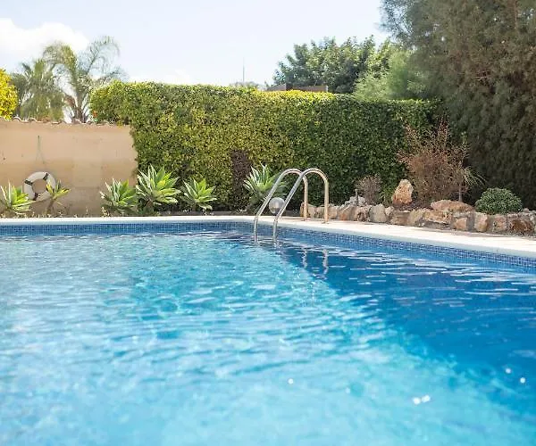 Amelia In Coral Bay With Private Pool And Close To A Sandy