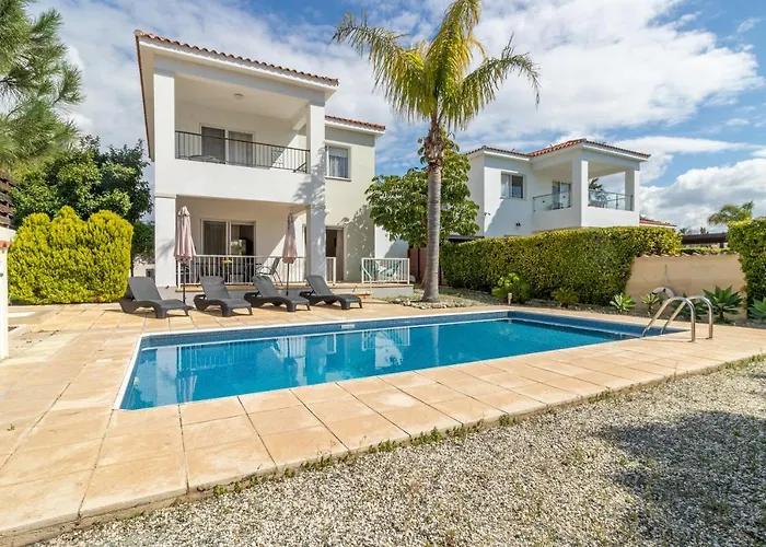 Amelia In Coral Bay With Private Pool And Close To A Sandy