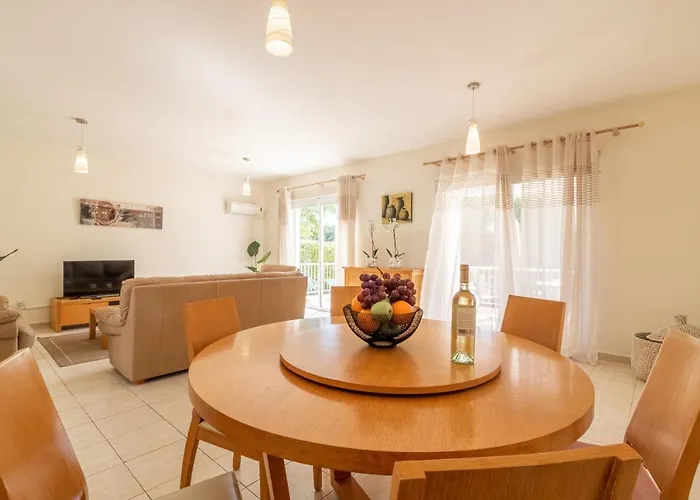 Amelia In Coral Bay With Private Pool And Close To A Sandy