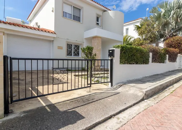 Amelia In Coral Bay With Private Pool And Close To A Sandy فيلة